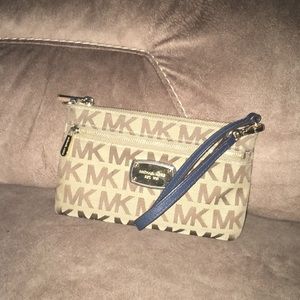 Michael Kors wristlet